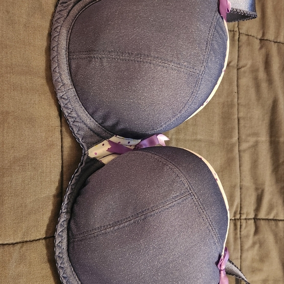 Curvy Kate Bra 38D US, triple hook, mesh back strap, pre-owned, Purple bows - Picture 2 of 13